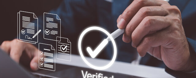 AIチェッカー: Building Trust in the Age of AI-Generated Content