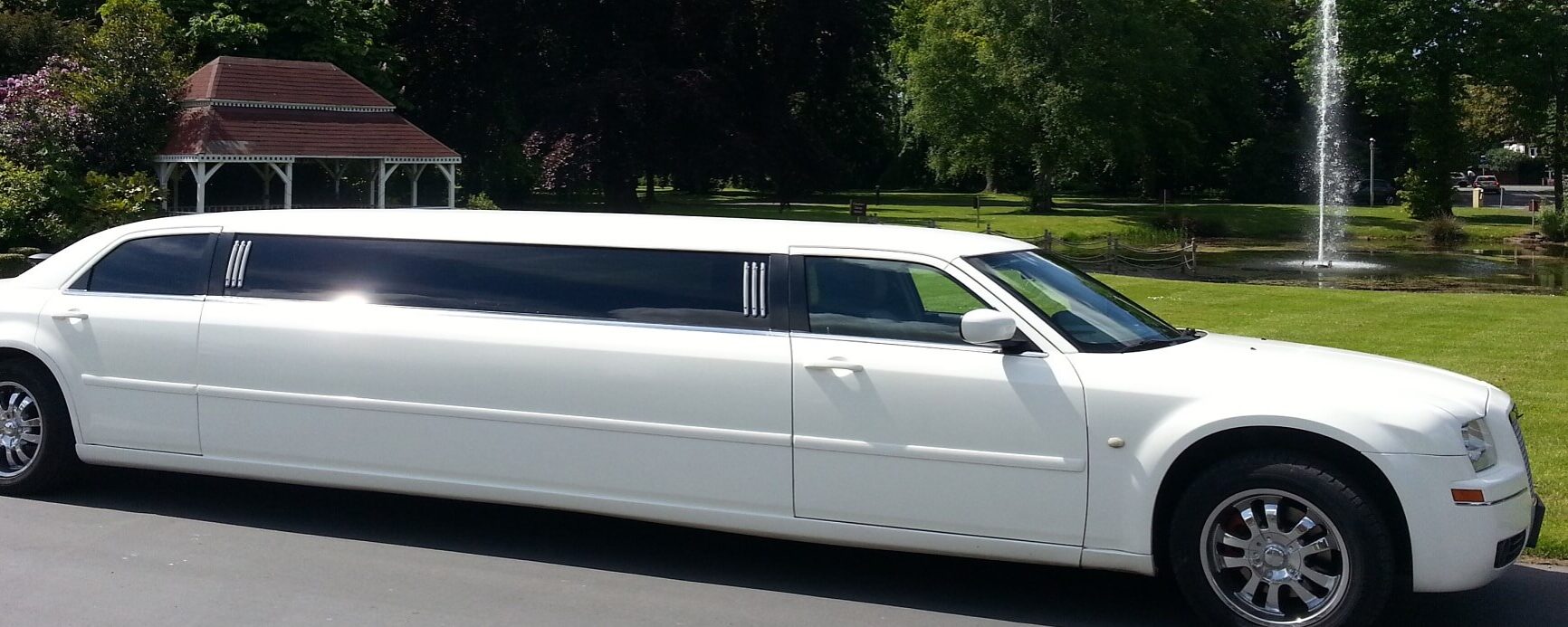 Luxury Limo Bus Birmingham: A Stylish Way to Travel in a Group