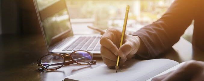 What to Expect When Working With a Book Writer