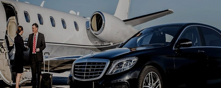 What Should You Look for in a Corporate Sedan Service at Dulles Airport?